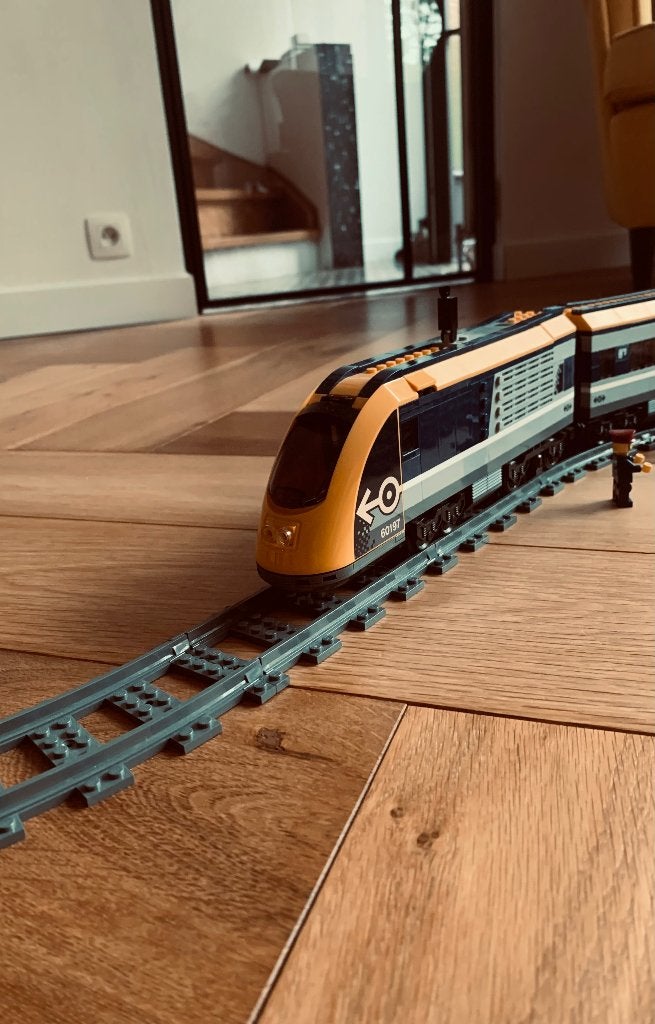 Lego City 60197 Passenger Train, Enfants & Bébés, Jouets | Duplo & Lego, City, Lego, Ensemble complet, Comme neuf