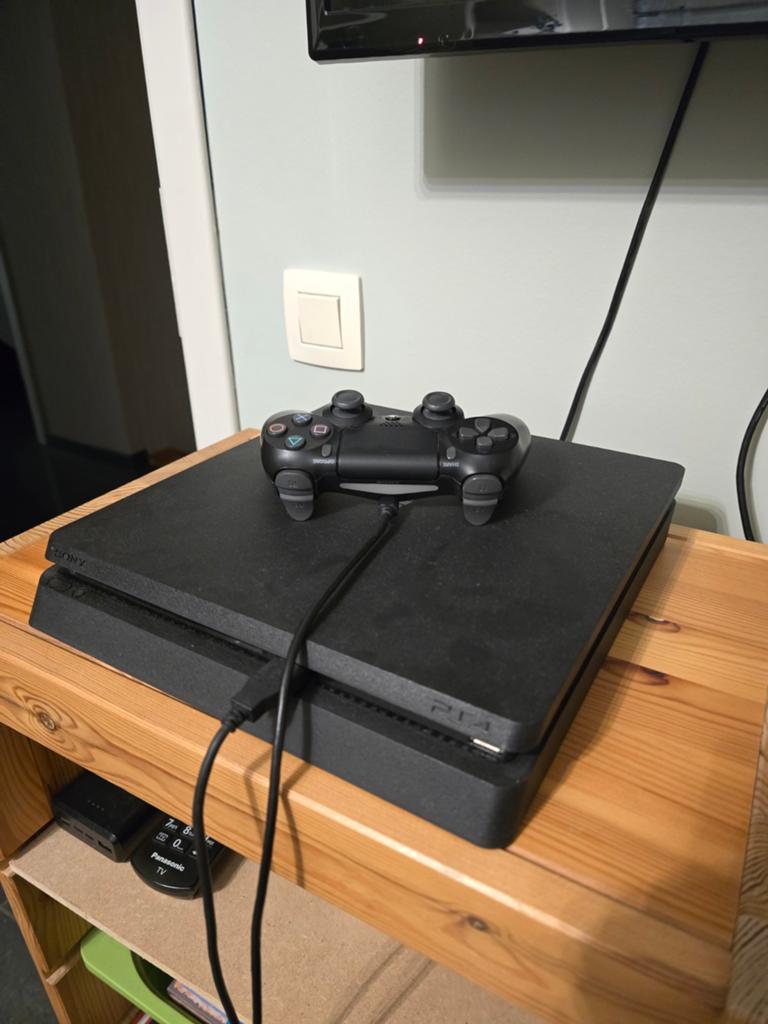 PS4 slim met controller en alle kabels, Consoles de jeu & Jeux vidéo, Consoles de jeu | Sony PlayStation 4, Enlèvement, Slim