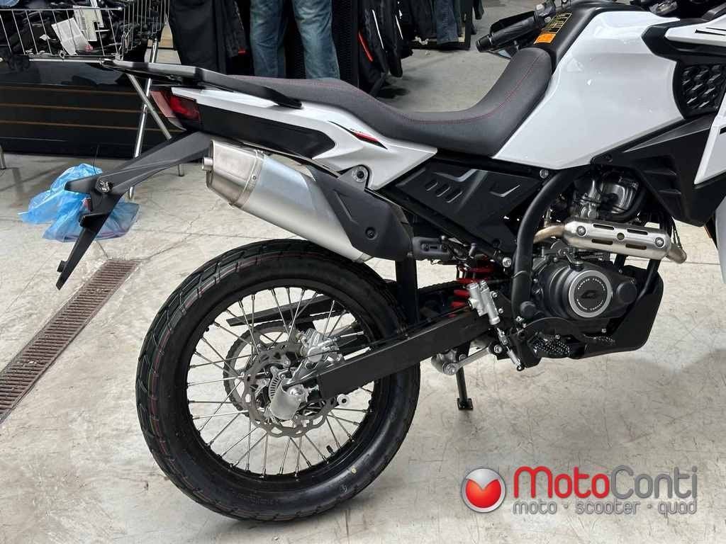 QJ MOTOR SRT 125 DX 2026, Entreprise, QJ Motor, Neuf, Enduro