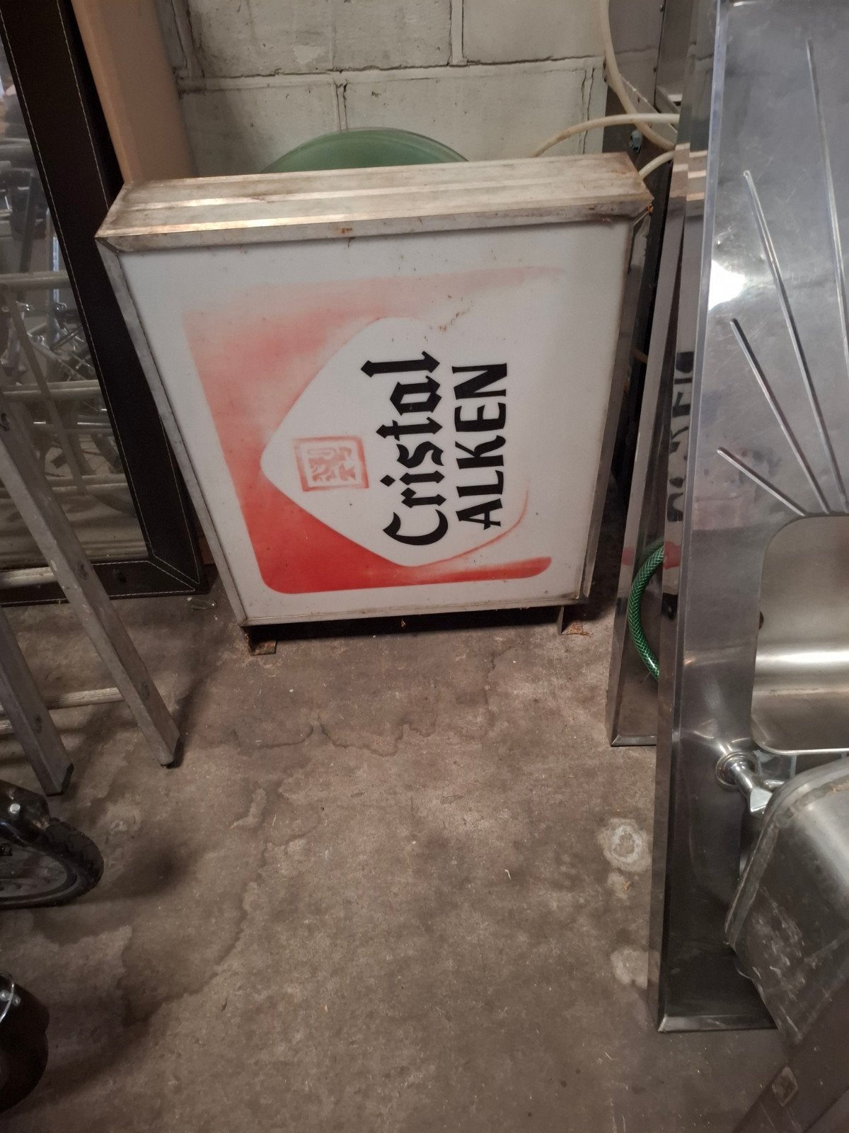 oude cristal reclame met werk aan, Ophalen