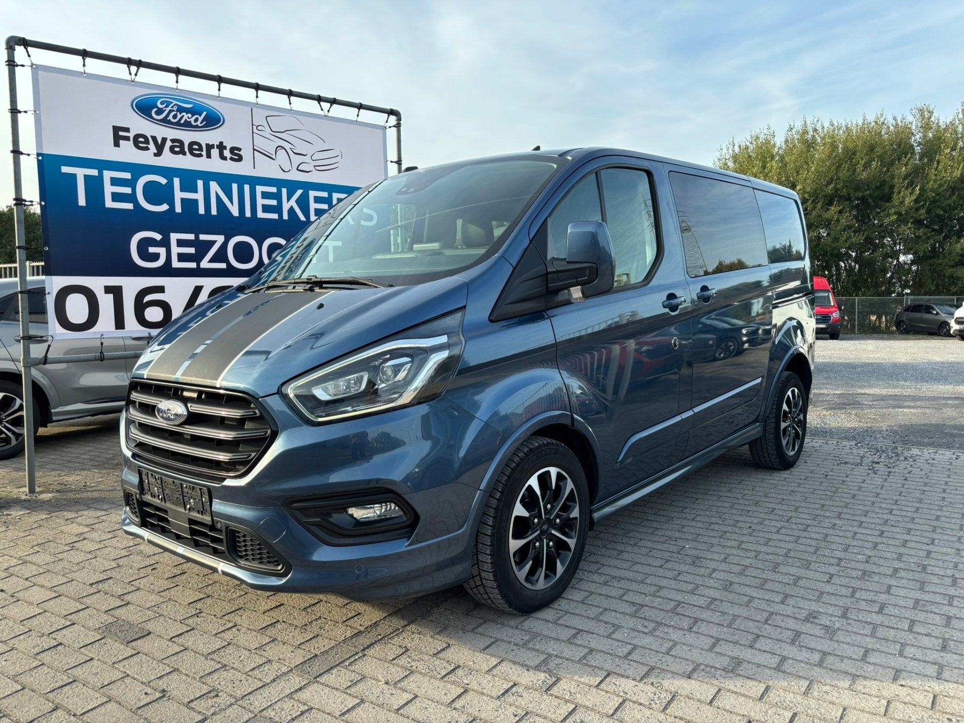 Ford Transit Custom SPORT 320S Multi use L1 (bj 2021), Auto's, Automaat, Zwart, Overige kleuren, 1850 kg