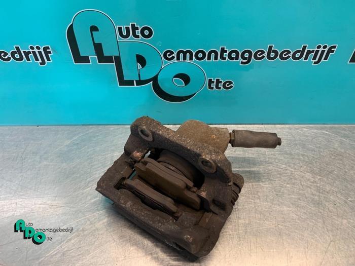 Etrier de frein (pince) avant droit d'un Renault Twingo (Twi, Renault, -, 3 mois de garantie, Utilisé