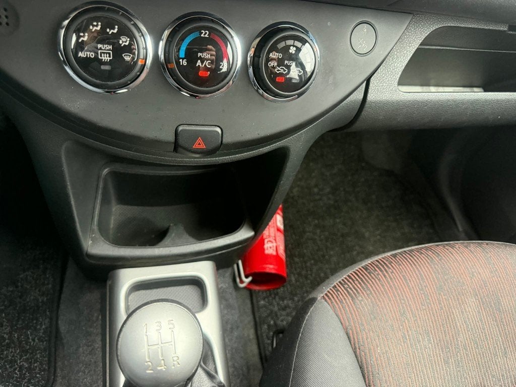 Nissan Note 1.4 benzine van 2010, Auto's, 139 g/km, https://public.car-pass.be/vhr/2b662b24-5639-446d-a8b2-02665b975c47, Bedrijf
