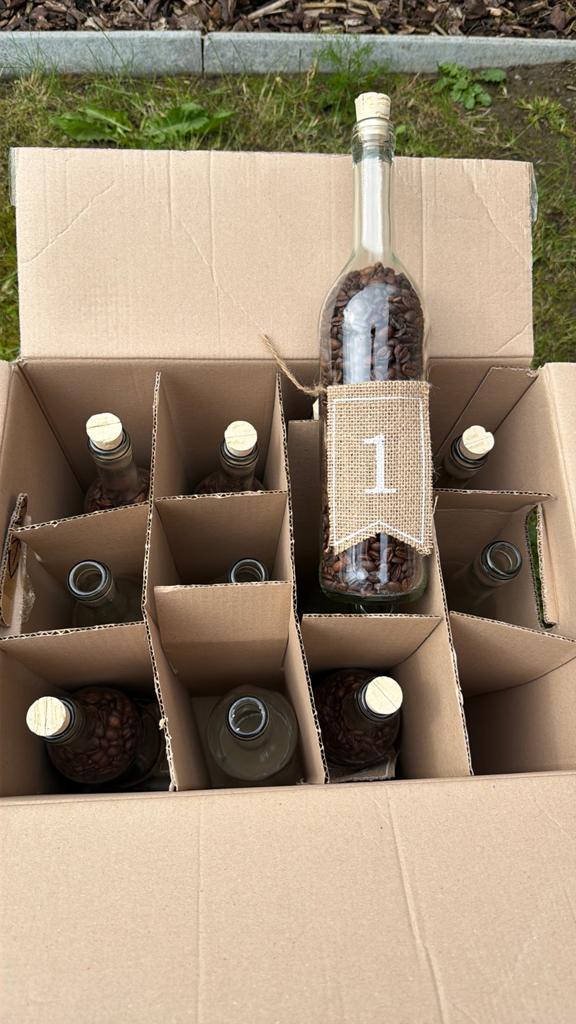 Wijnflessen met kurk, Verzamelen, Glas en Drinkglazen, Ophalen, Zo goed als nieuw