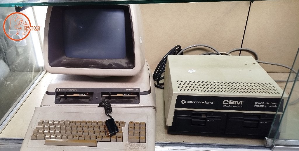 Commodore CBM 8032 + CBM 8050– Ordinateur vintage, Informatique & Logiciels, Ordinateurs Vintage, .., .., Enlèvement, Commodore