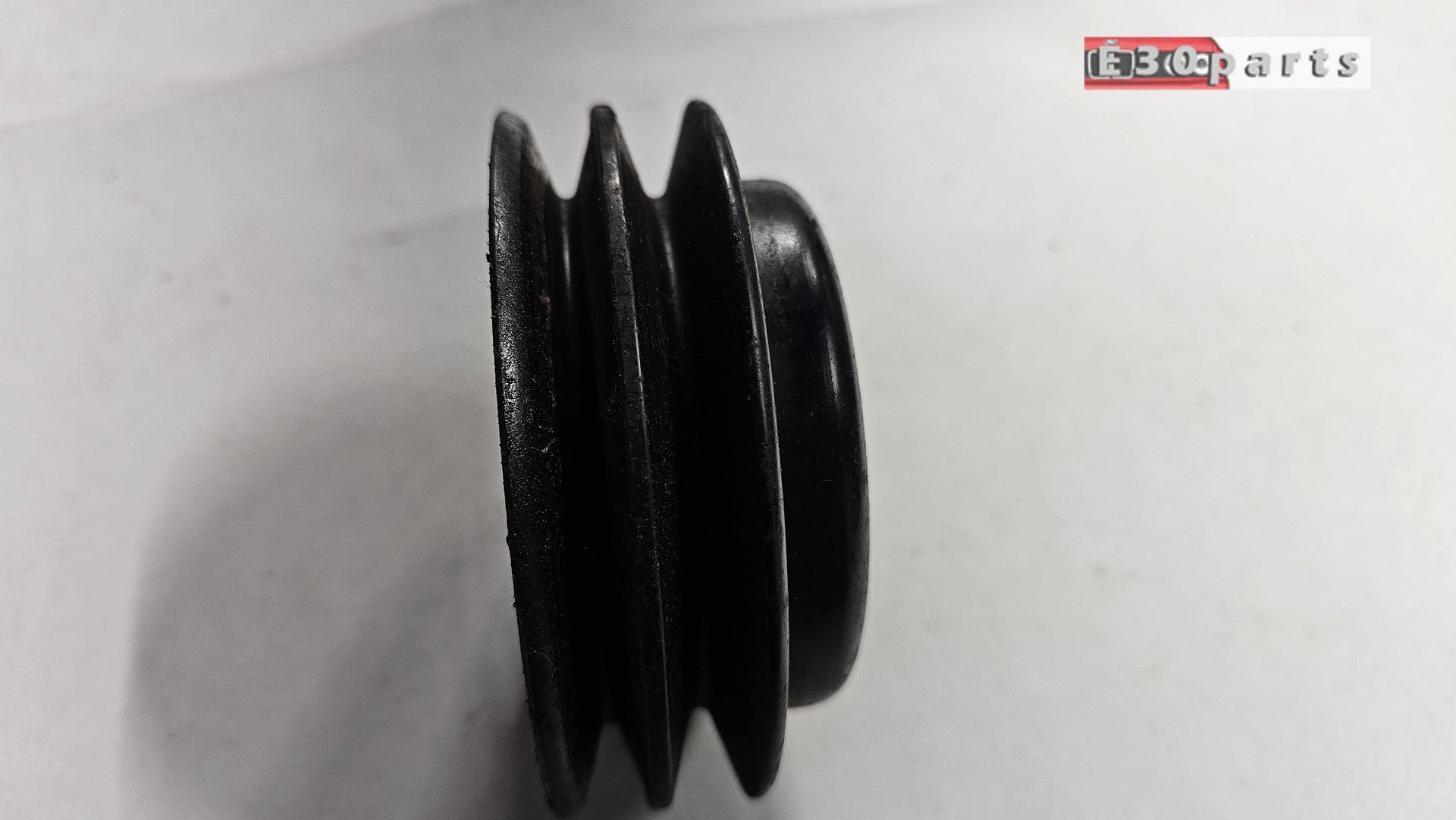 Poelie waterpomp metaal voor airco BMW 3 / 5  serie E30 E34, Gebruikt, -, Ophalen of Verzenden, -