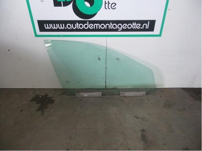 Vitre portière 4portes avant droite d'un Volvo V70, -, 3 mois de garantie, -, -