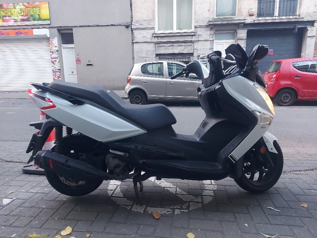 Scooter sym GTS sport 125i (joymax), 125 cm³, Comme neuf, Enlèvement, Essence