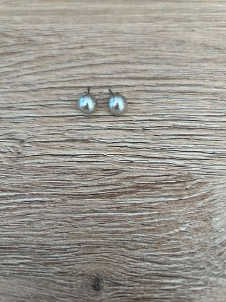 Boucle d’oreille moyenne boule argenté, Handtassen en Accessoires, Oorbellen, Ophalen, Zo goed als nieuw, Knopjes of Stekers, Zilver