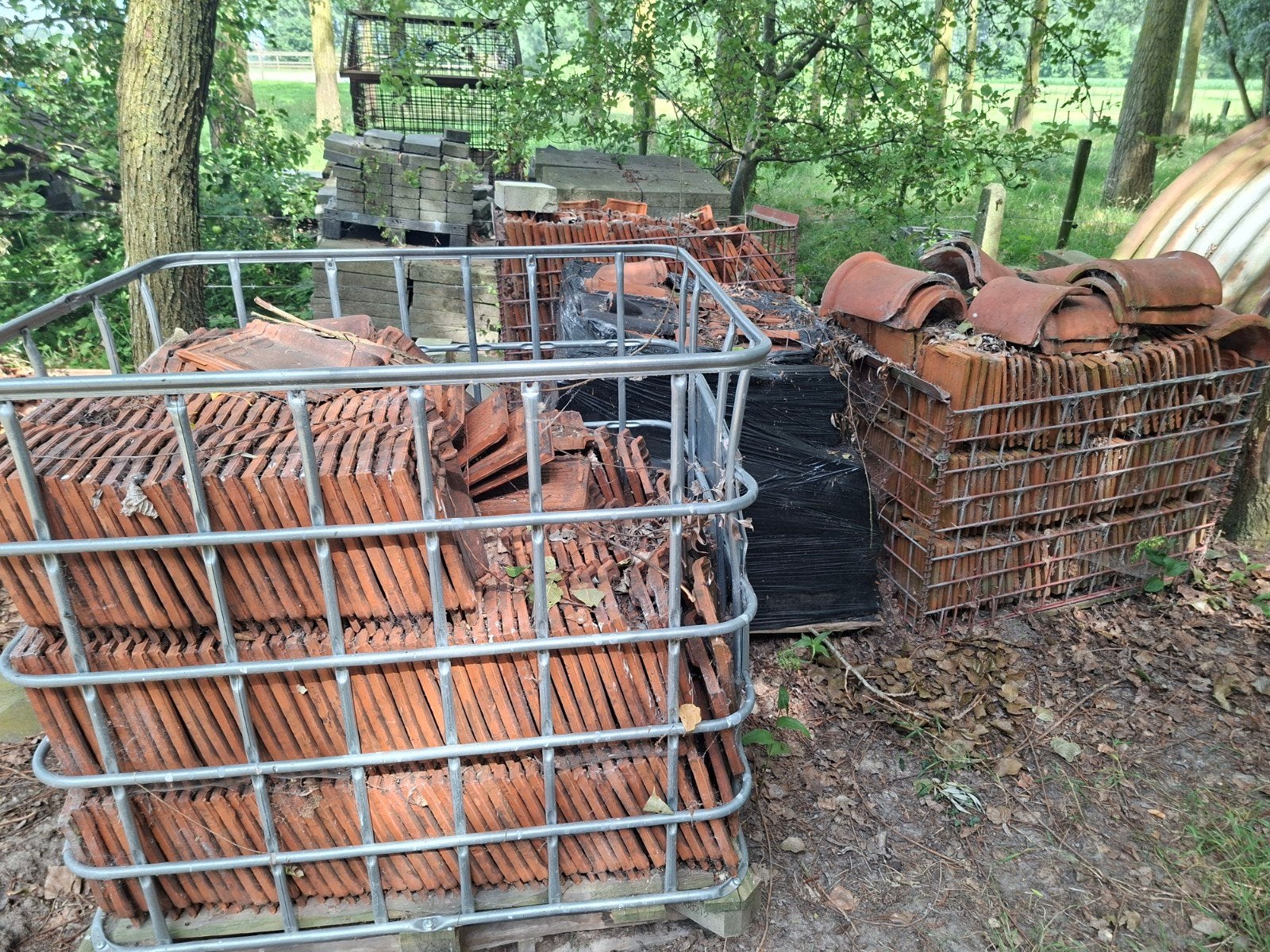 Lot kortrijkse dakpannen, Ophalen, Zwart, Dakpannen