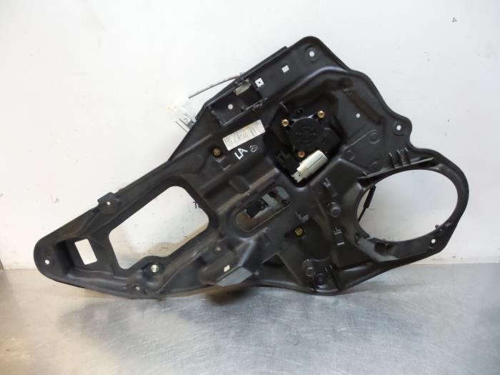 Mécanique vitre 4portes arrière gauche d'un Mazda 6 (6 02-, -, Mazda, Utilisé, -