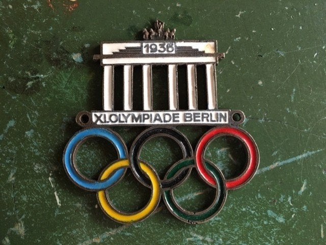 Olympiade Berlijn 1936 Derde Rijk embleem 2e Wereldoorlog, Verzamelen, Ophalen, Overige soorten, Embleem of Badge