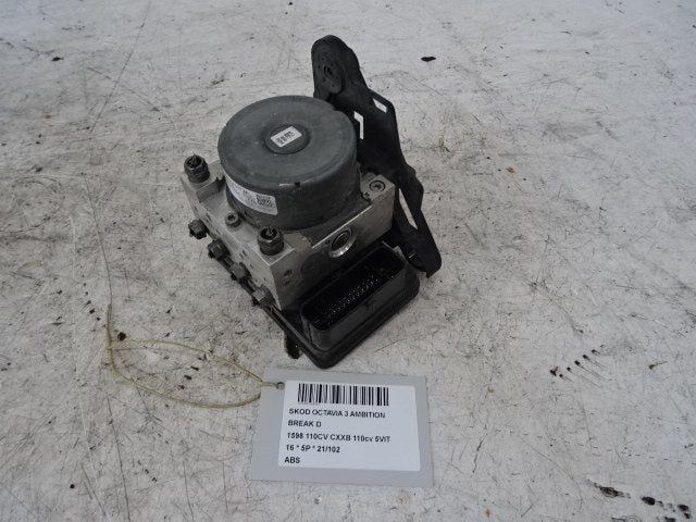 ABS POMP Skoda Octavia Combi (5EAC) (5Q0614517AF), Gebruikt, Skoda