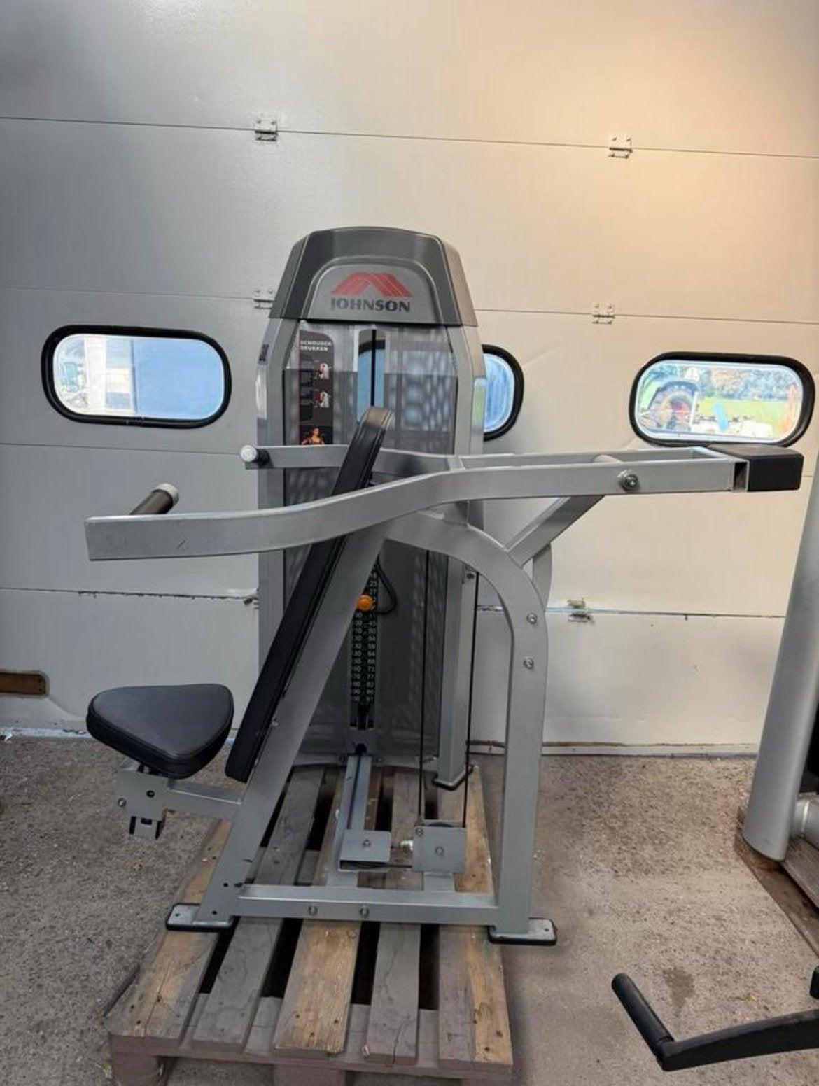 Johnson shoulderpress / schulterpresse / machine, Sport en Fitness, Fitnessmaterialen, Ophalen, Gebruikt, Benen, Overige typen