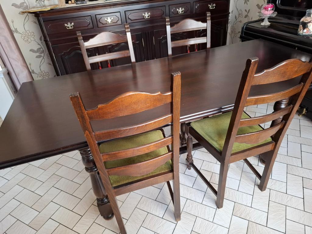 Salle a manger, Enlèvement