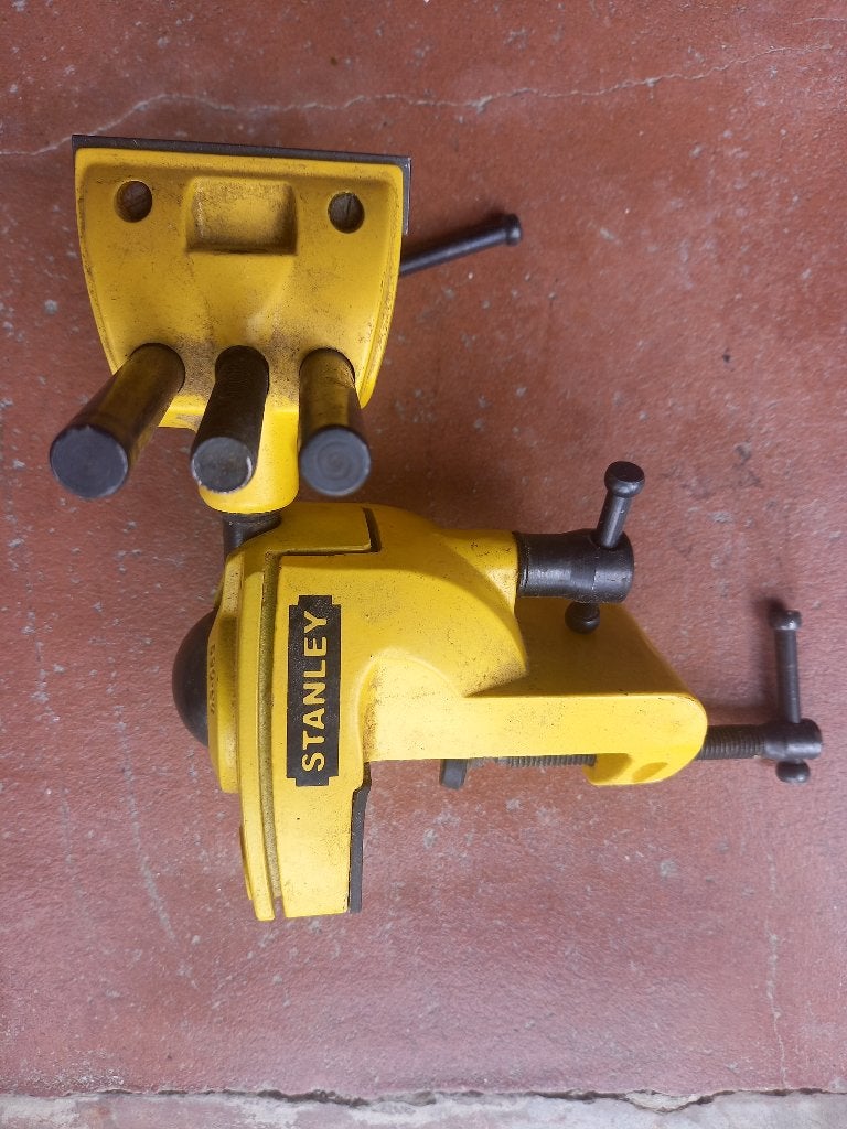 Stanley Stanley Étau 360 Sur Rotule neuf, Ophalen of Verzenden, Zo goed als nieuw, Bankschroef, Stanley