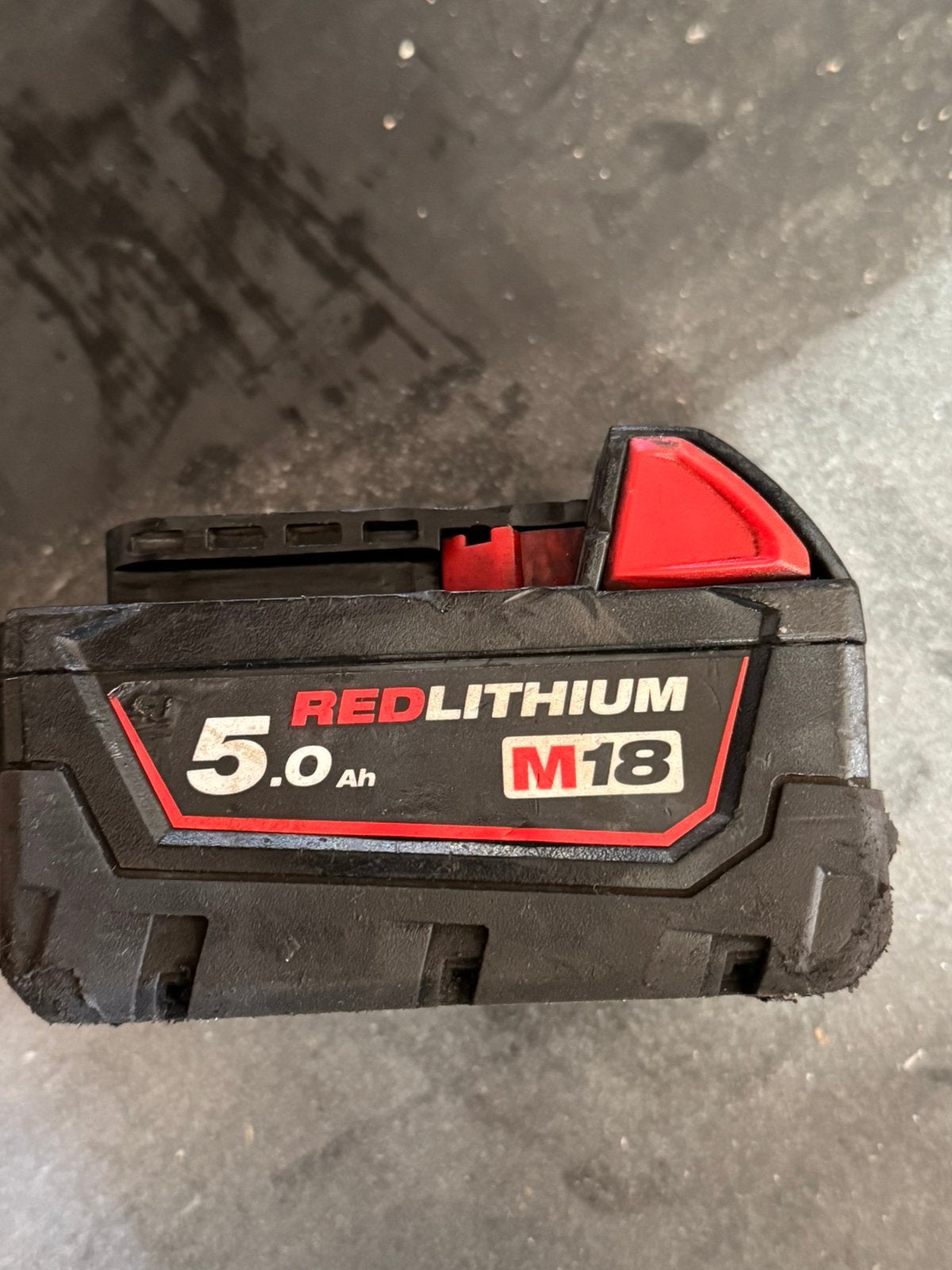 Batterie Milwaukee m18 5ah, Bricolage & Construction, Enlèvement, Comme neuf