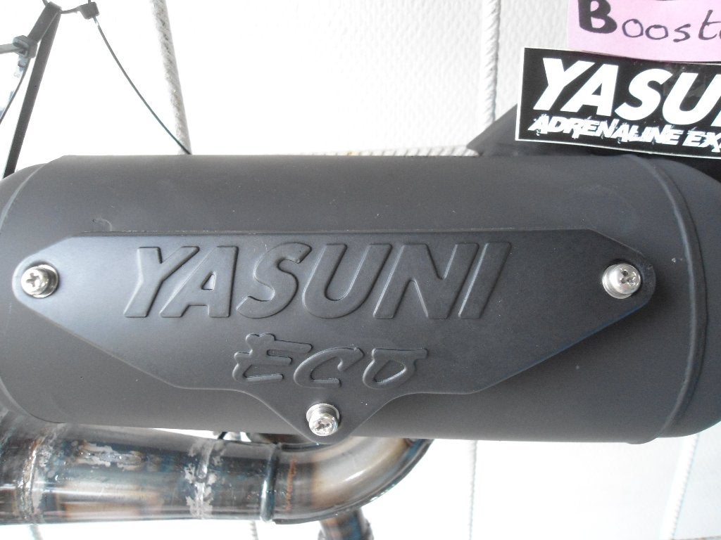 Booster : uitlaat Yasuni € 119, Fietsen en Brommers, Ophalen, Nieuw, Booster next generation bw's stunt spirit