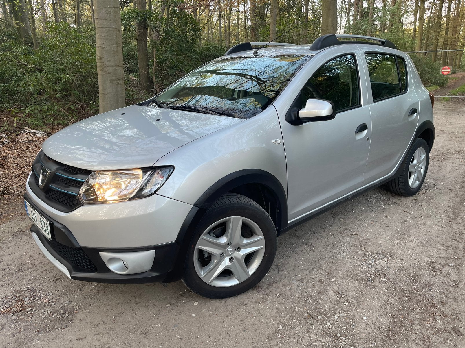 Sandero Stepway CLIM/14 000 km ! ! ! ! !, Autos, Dacia, Argent ou Gris, Achat, Entreprise, Boîte manuelle