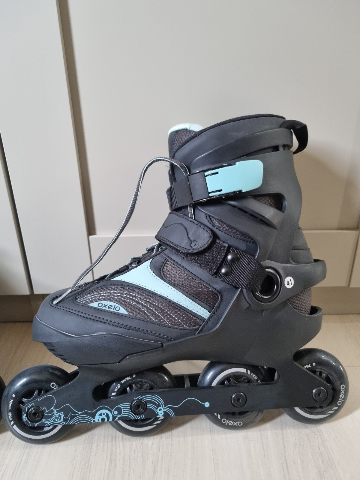 Roller pointure 41 servi 1 fois, Sports & Fitness, Autres marques, Rollers 4 roues en ligne, Enlèvement ou Envoi, Femmes