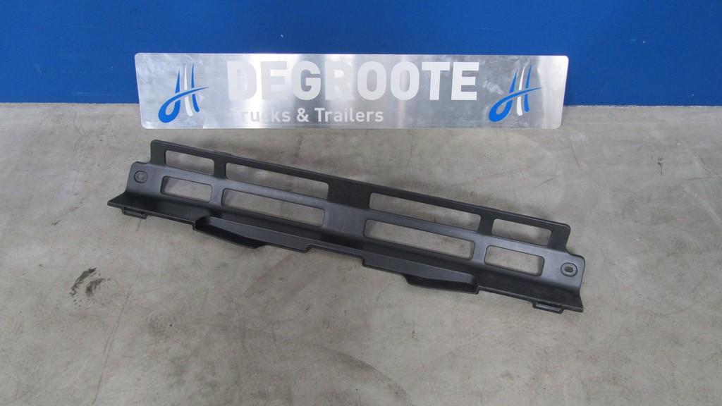 Afdekking bumper 9418853822, Auto-onderdelen, Vrachtwagen-onderdelen, Mercedes-Benz, Overige Auto-onderdelen, Gebruikt