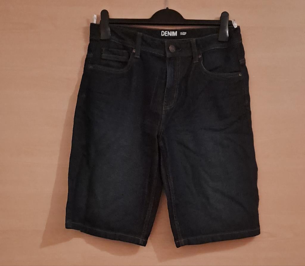 { Jeansshort ( maat 176), Kinderen en Baby's, Kinderkleding | Maat 176, Broek, C&A, Ophalen of Verzenden, Zo goed als nieuw