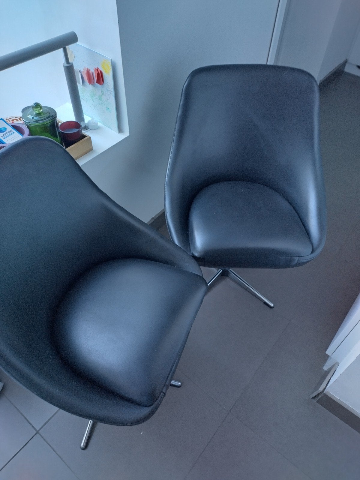 2 vintage kuipstoelen. ( zwart), Huis en Inrichting, Ophalen