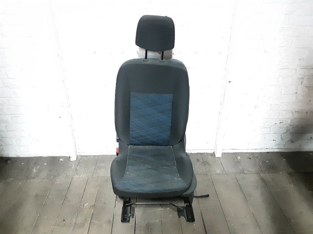 STOEL LINKS VOOR Renault Clio III (BR / CR), Auto-onderdelen, Gebruikt, Renault, Peter-Huppertz-Straße 5
51063  Köln, DE, Dialog.deutschland@renault.de