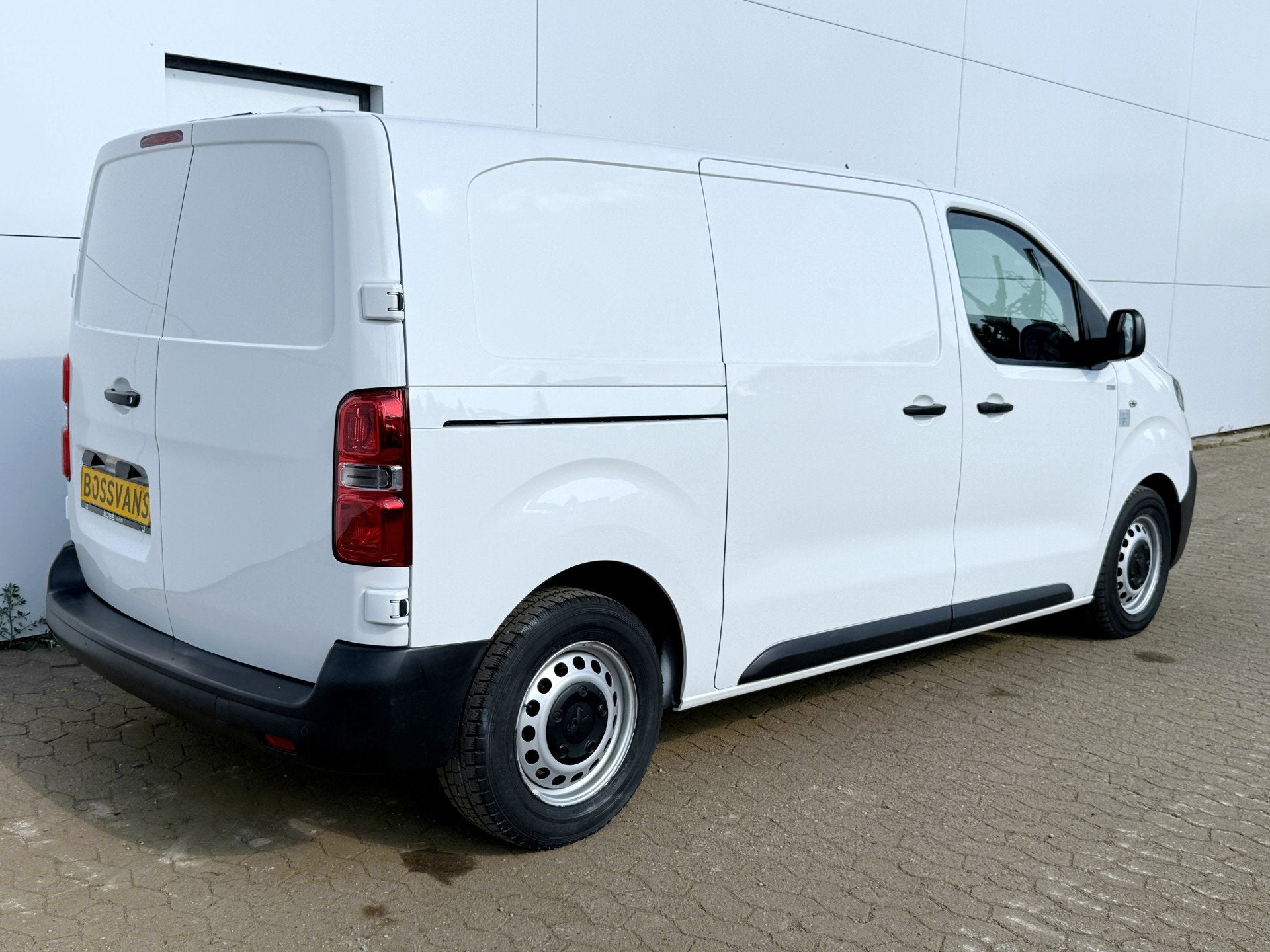 Peugeot e-Expert 75 kWh 136PK L2H1 330km WLTP 96.3% (SOH) Sn, 100 kW, 330 km, Achat, Entreprise