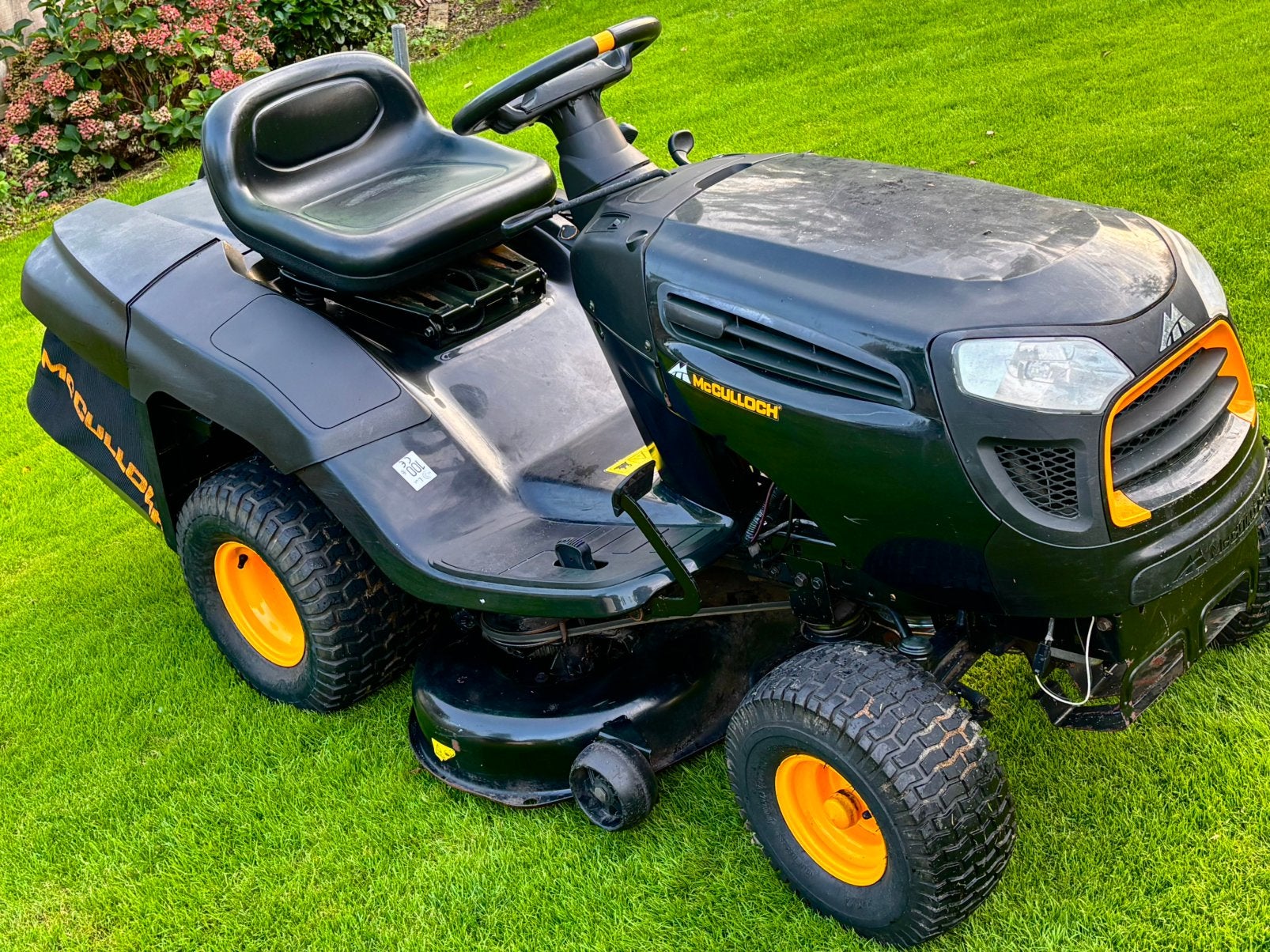 Husqvarna (McCulloch) zitmaaier hydro B&S motor, Jardin & Terrasse, Enlèvement ou Envoi, Comme neuf, Bac de ramassage
