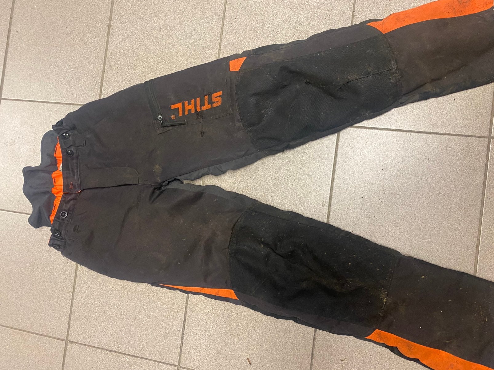 Pantalon anti coupure stihl, Enlèvement, Comme neuf