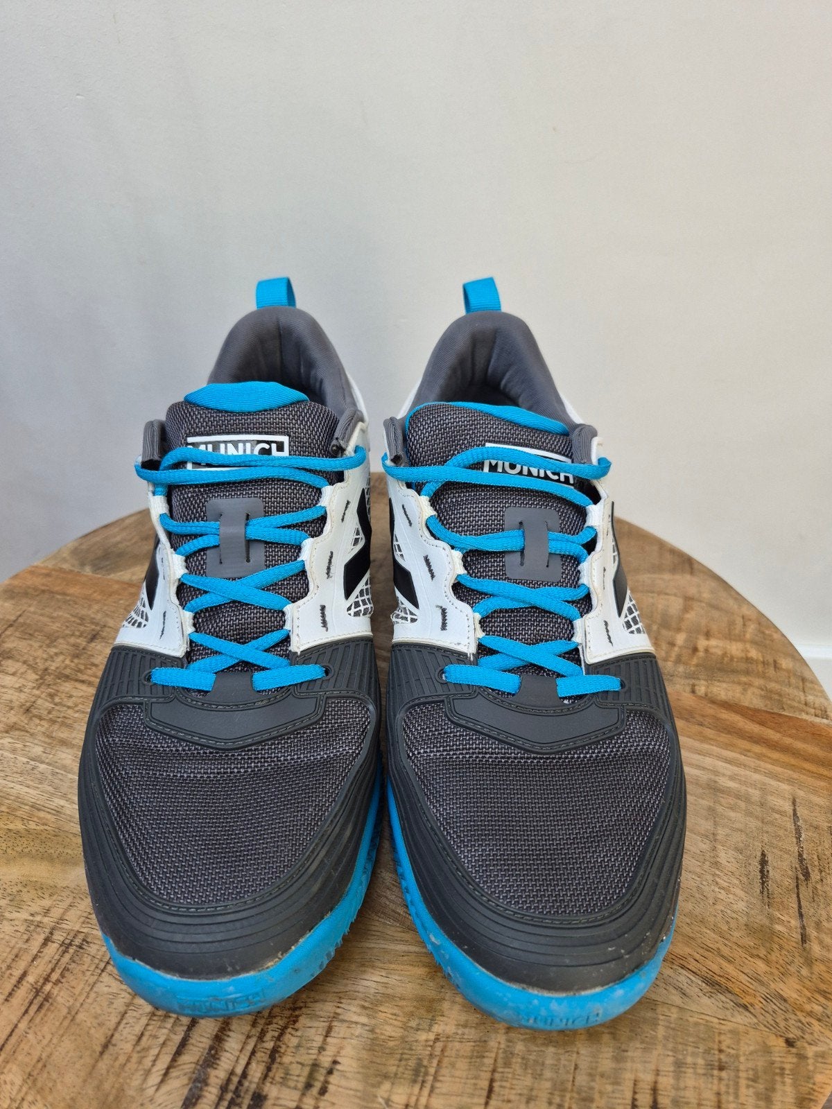 Munich Atomik Padelschoenen – Maat 44 – Zo Goed Als Nieuw, Sport en Fitness, Padel, Ophalen of Verzenden, Zo goed als nieuw, Padelschoenen