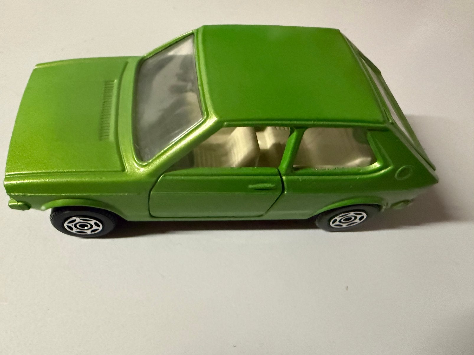 Volkswagen Polo Corgi 92 — Vintage 1:43 — made in GB, Enlèvement ou Envoi, Comme neuf, Voiture, Corgi