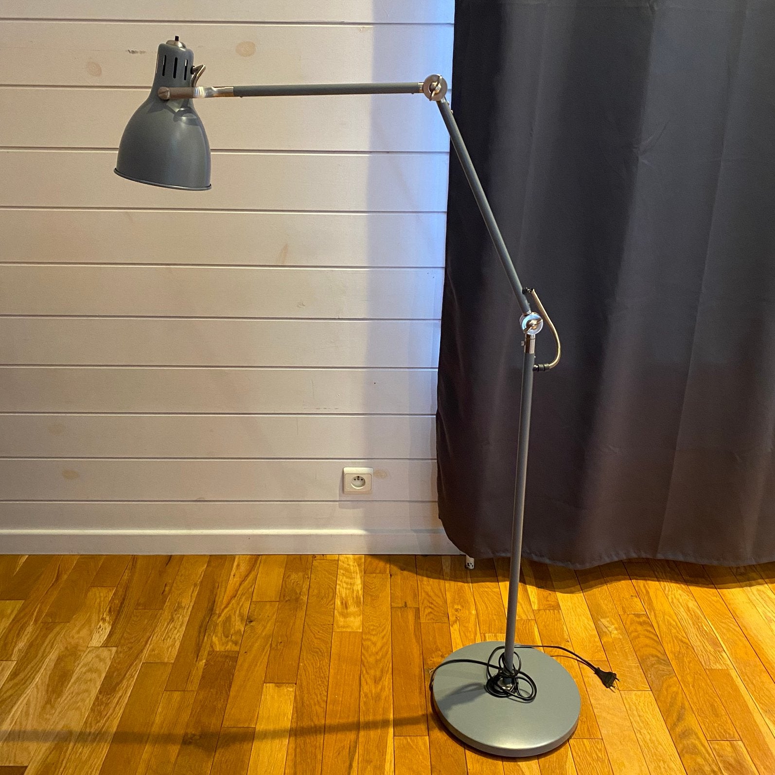 lampadaire Aröd IKEA, Enlèvement, Comme neuf, Métal, 100 à 150 cm