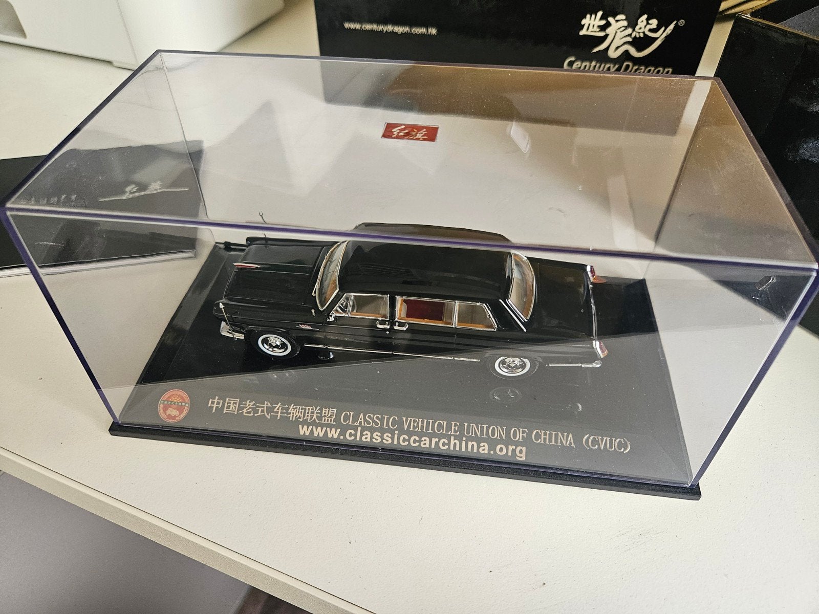Hongqi CA770  Century Dragon met vitrine en doos, Hobby en Vrije tijd, Ophalen of Verzenden