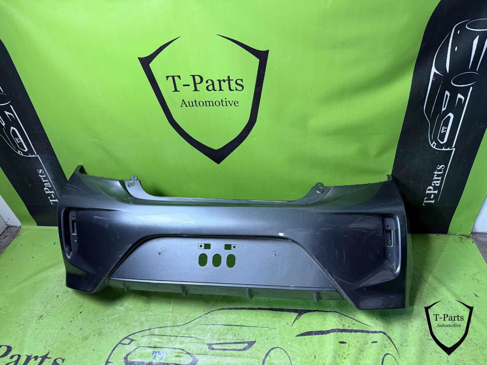 mitsubishi space star achterbumper bumper, Info@mitsubishi-motors.com, Gebruikt, Mitsubishi Motors Corporation, Shibaura 3-1-21
108-8410  Tokyo