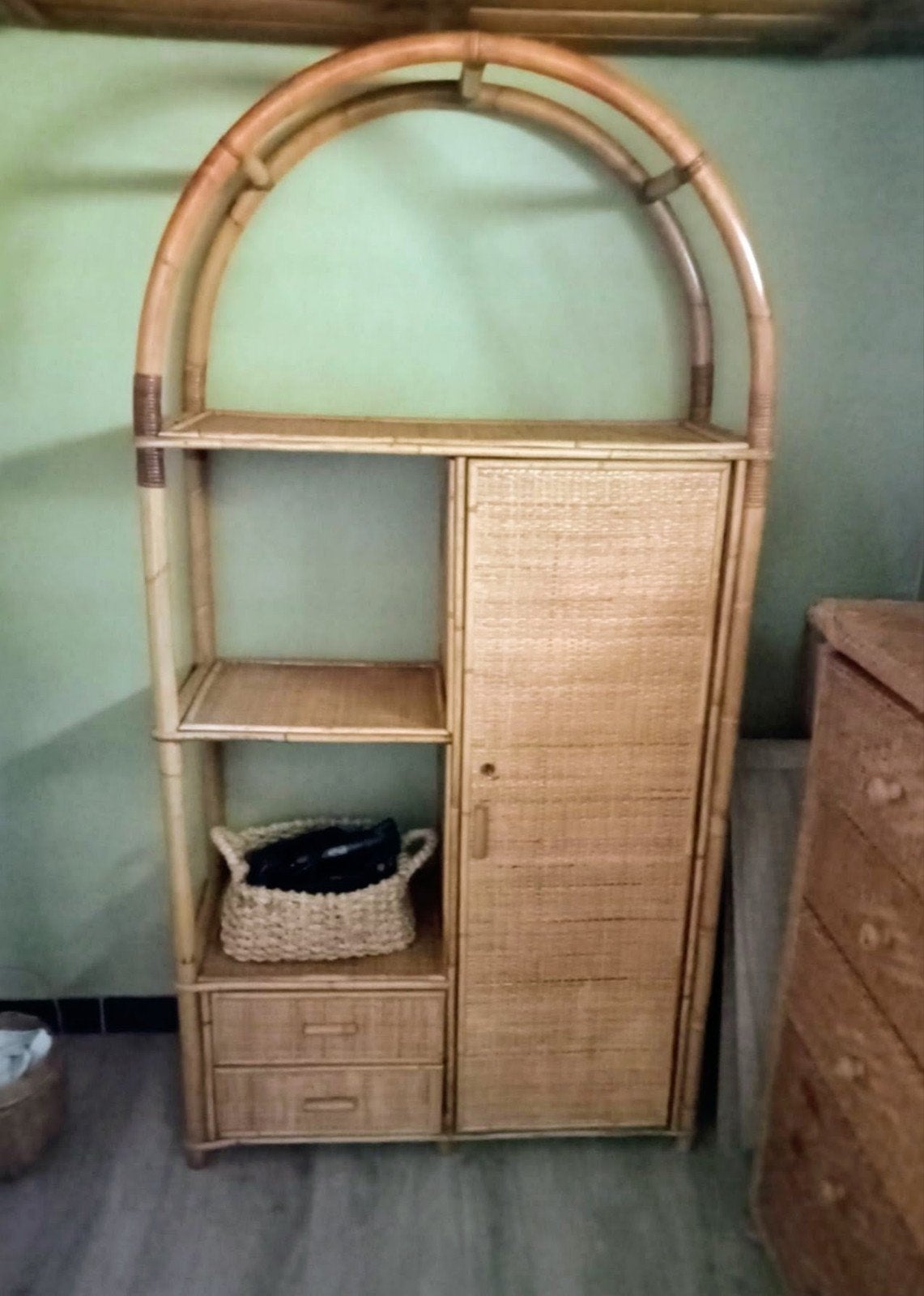 Rotan kast, Enlèvement