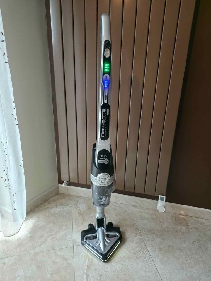 ​Aspirateur balai Rowenta Air Force Extreme Silence 32.4V, Electroménager, Rowenta, Réservoir, Aspirateur balai, Comme neuf