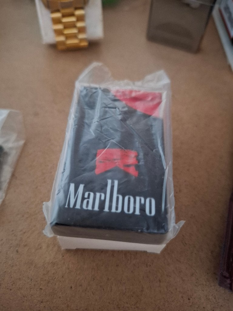 Aansteker marlboro metaal en hervulbaar, Enlèvement ou Envoi, Neuf, Briquet