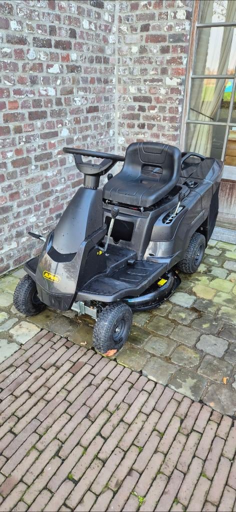 Grasmaaier stiga, Tuin en Terras, Grasmaaiers, Ophalen, Cirkelmaaier, Elektrische starter, Zo goed als nieuw