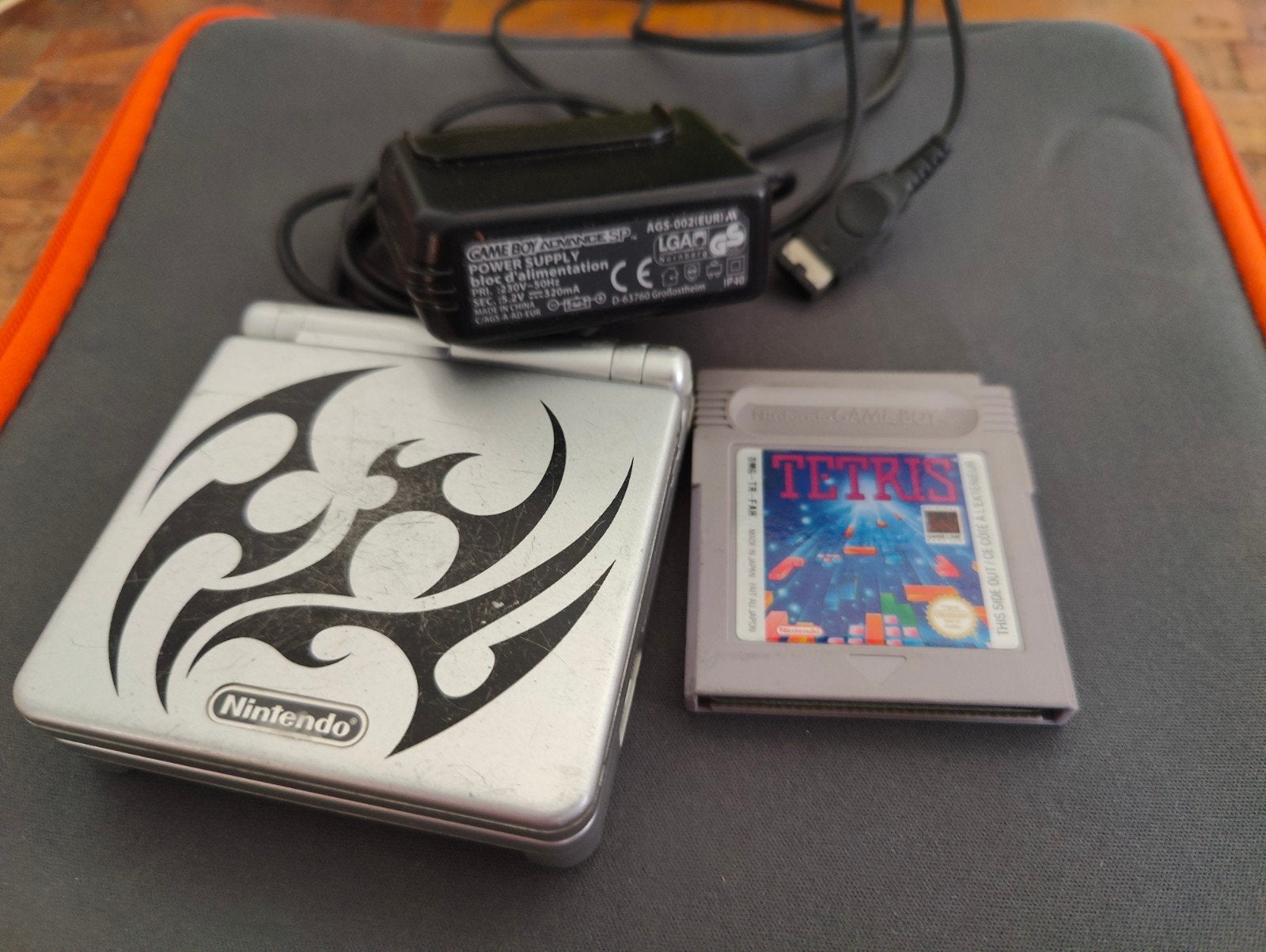 Gameboy Advance SP+ Tetris et chargeur d'origine, Consoles de jeu & Jeux vidéo, Consoles de jeu | Nintendo Game Boy, Enlèvement