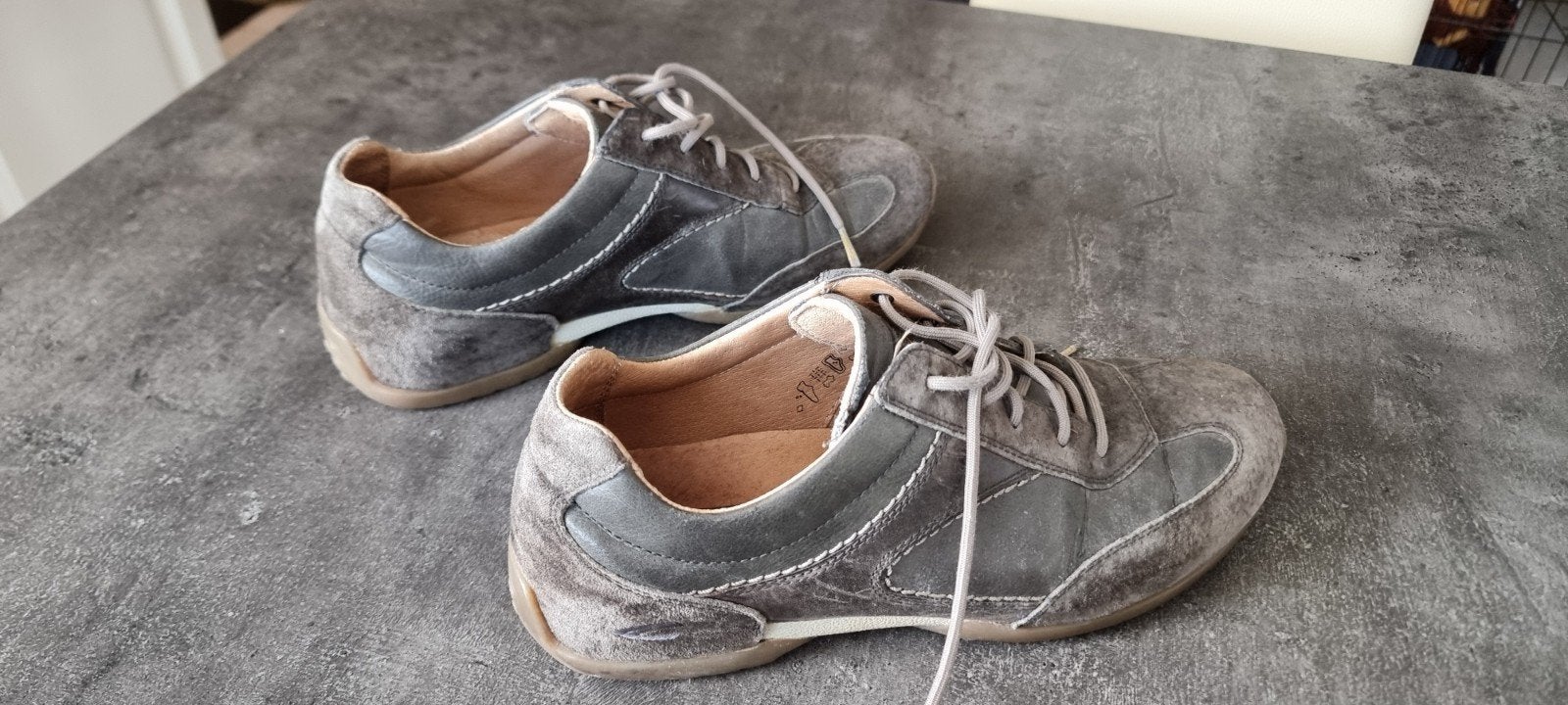 2 paar schoenen heren Camel Active maat 9 en 9.5 (43), Kleding | Heren, Schoenen, Ophalen of Verzenden, Gedragen, Camel active
