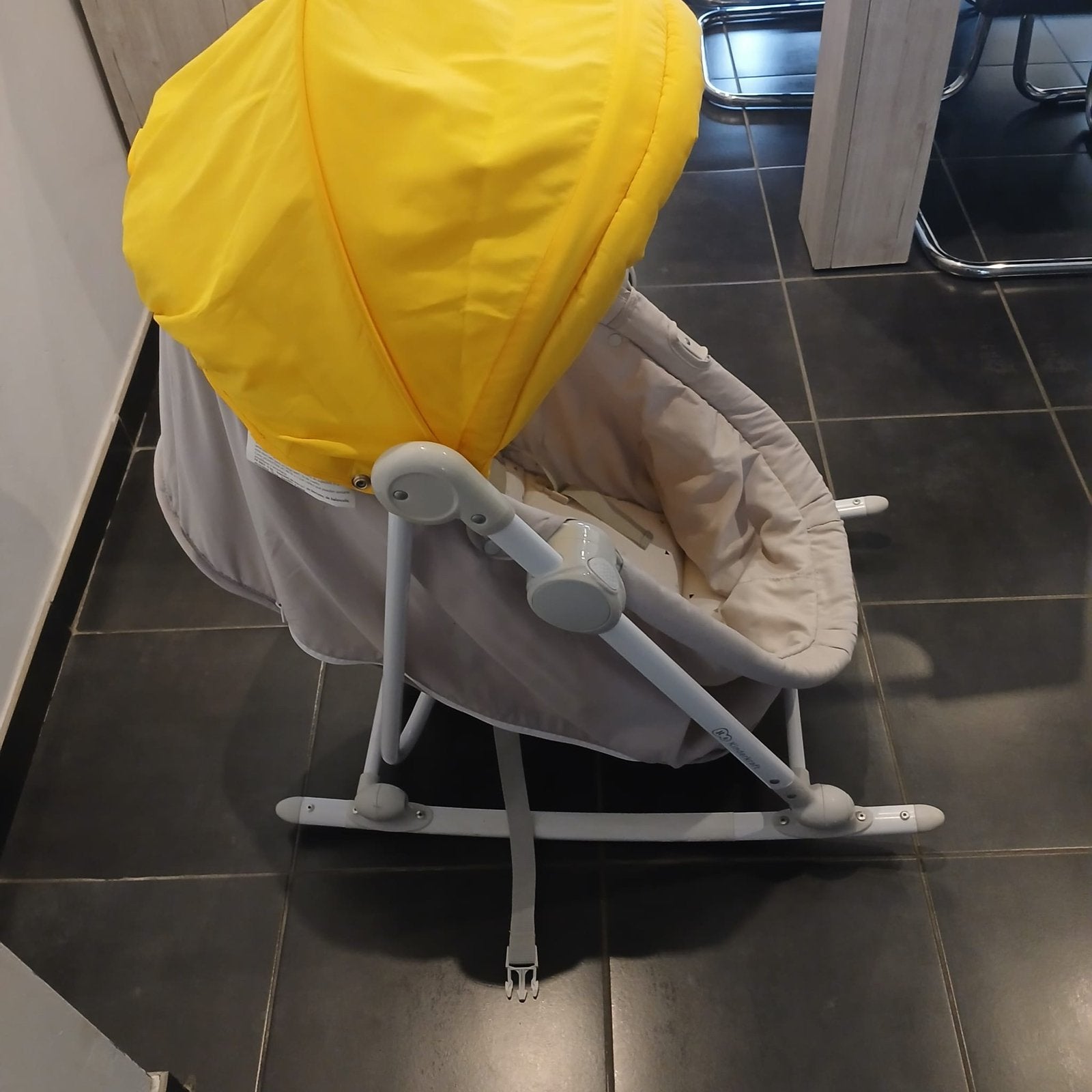 Balancelle bébé marque kinderkraft, Enfants & Bébés, Enlèvement, Comme neuf