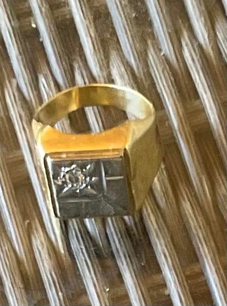 Ring 18 k goud geel en wit met een diamant, Ophalen of Verzenden, Gebruikt, Wit, Goud