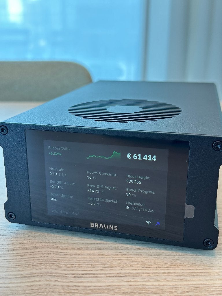 Braiins Bitcoin/Crypto Mini Miner (BMM 101), Computers en Software, Overige Computers en Software, Ophalen, Zo goed als nieuw