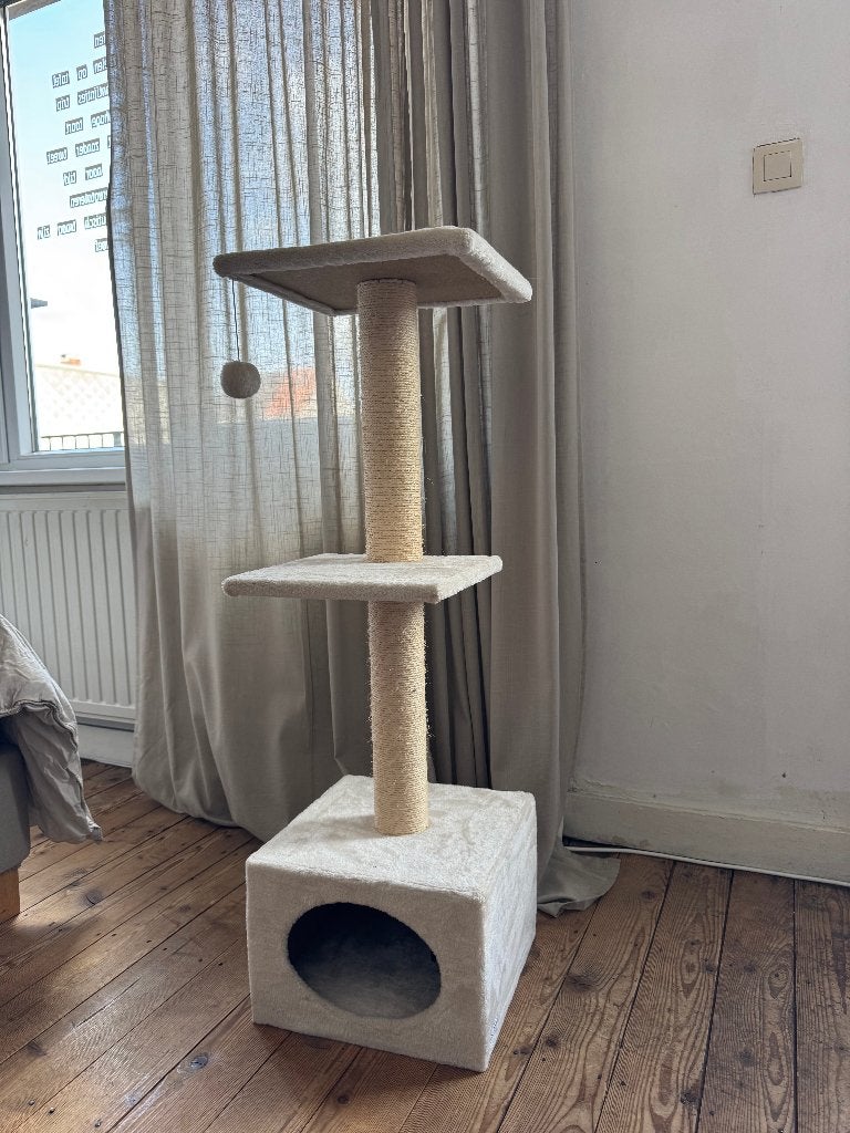 Beige krabpaal / kattentoren met huisje en 2 plateaus, Dieren en Toebehoren, Ophalen, Gebruikt, Krabpaal