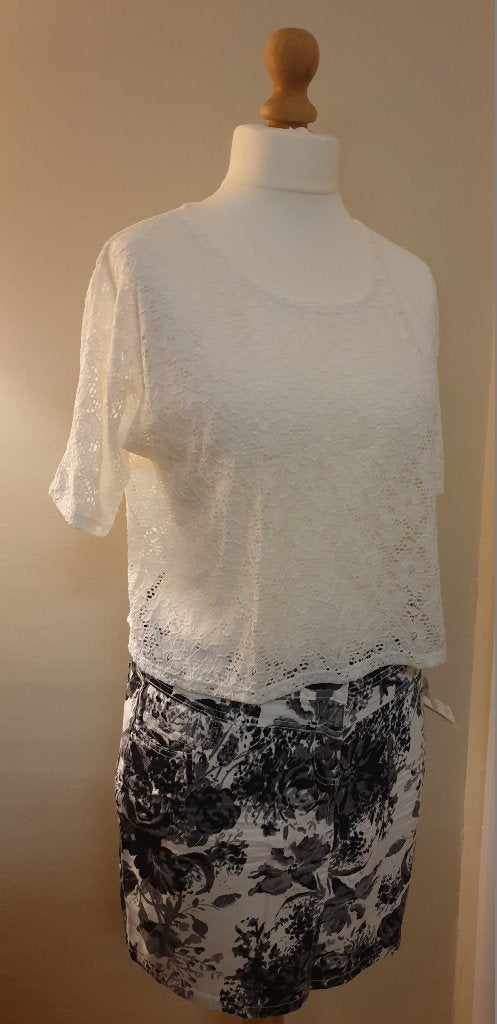 2 stuks : Bonobo blouse + NIEUW rokje, Kleding | Dames, Ophalen of Verzenden, Zo goed als nieuw, Maat 42/44 (L)