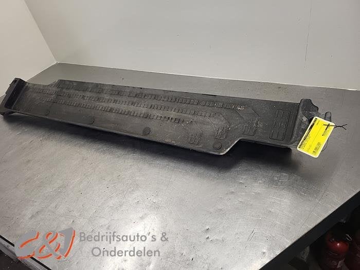 Niveau d’entrée de porte coulissante droite d'un Volkswag, Volkswagen, -, 3 mois de garantie, Utilisé