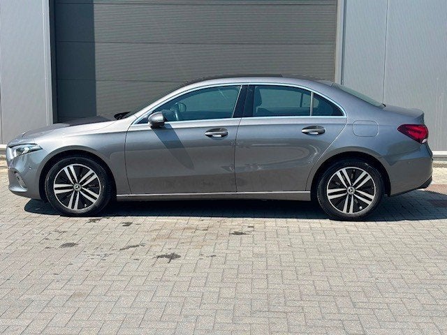 Mercedes-Benz A250 hybride pano dak camera, Autos, Mercedes-Benz, Achat, Entreprise, Carnet d'entretien, Noir