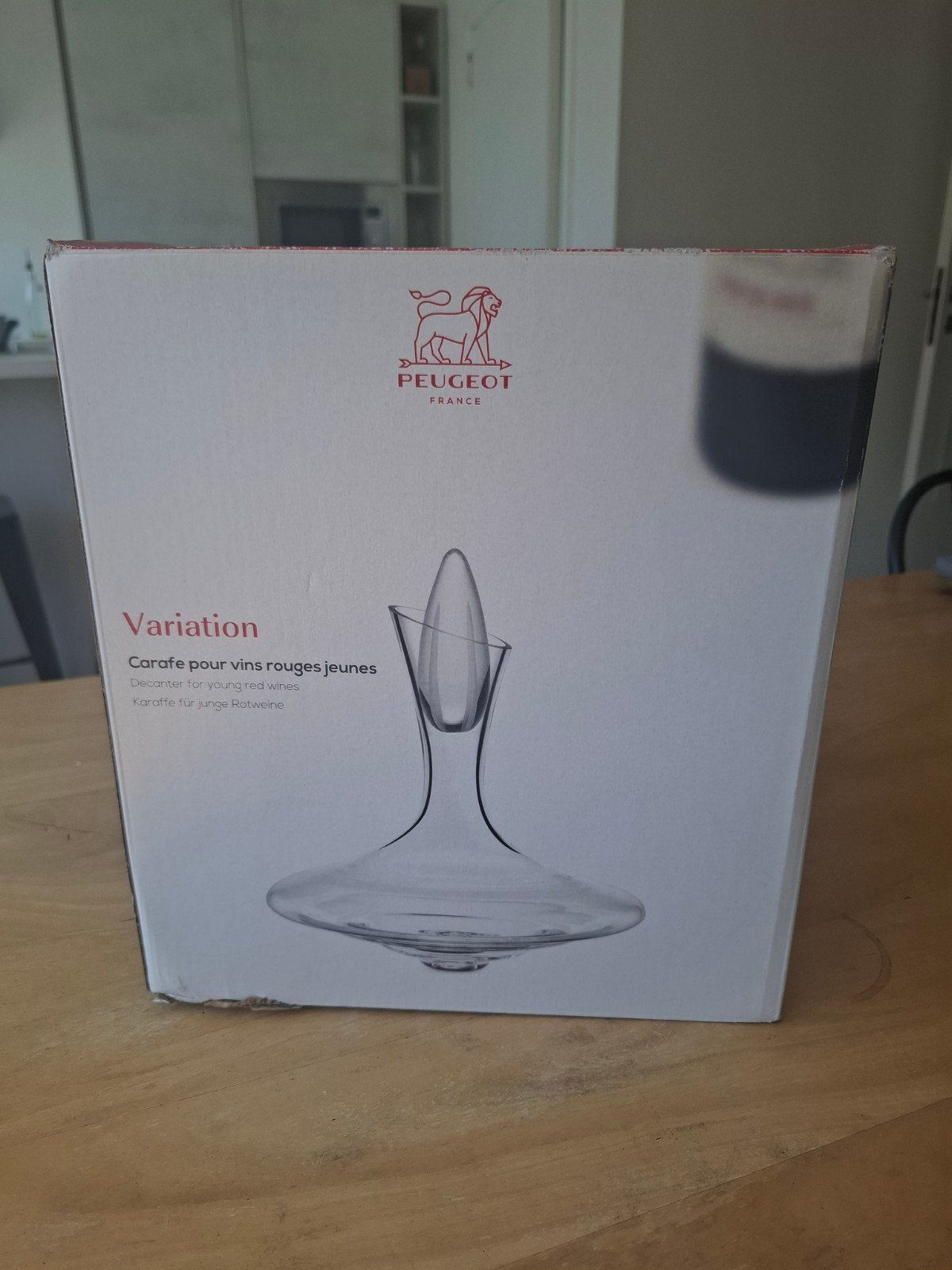 Carafe Peugeot neuve, Enlèvement